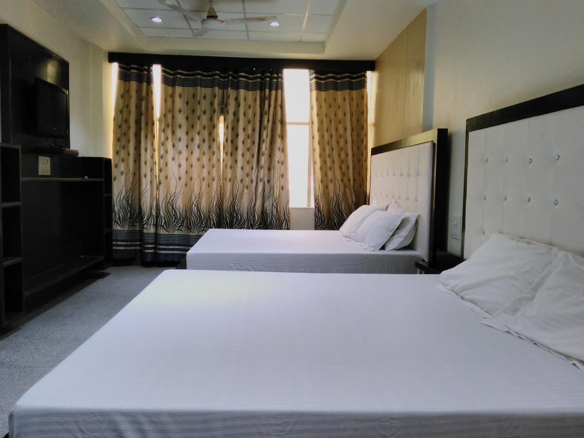 Hotel Platinum Plaza Rohtak Eksteriør billede