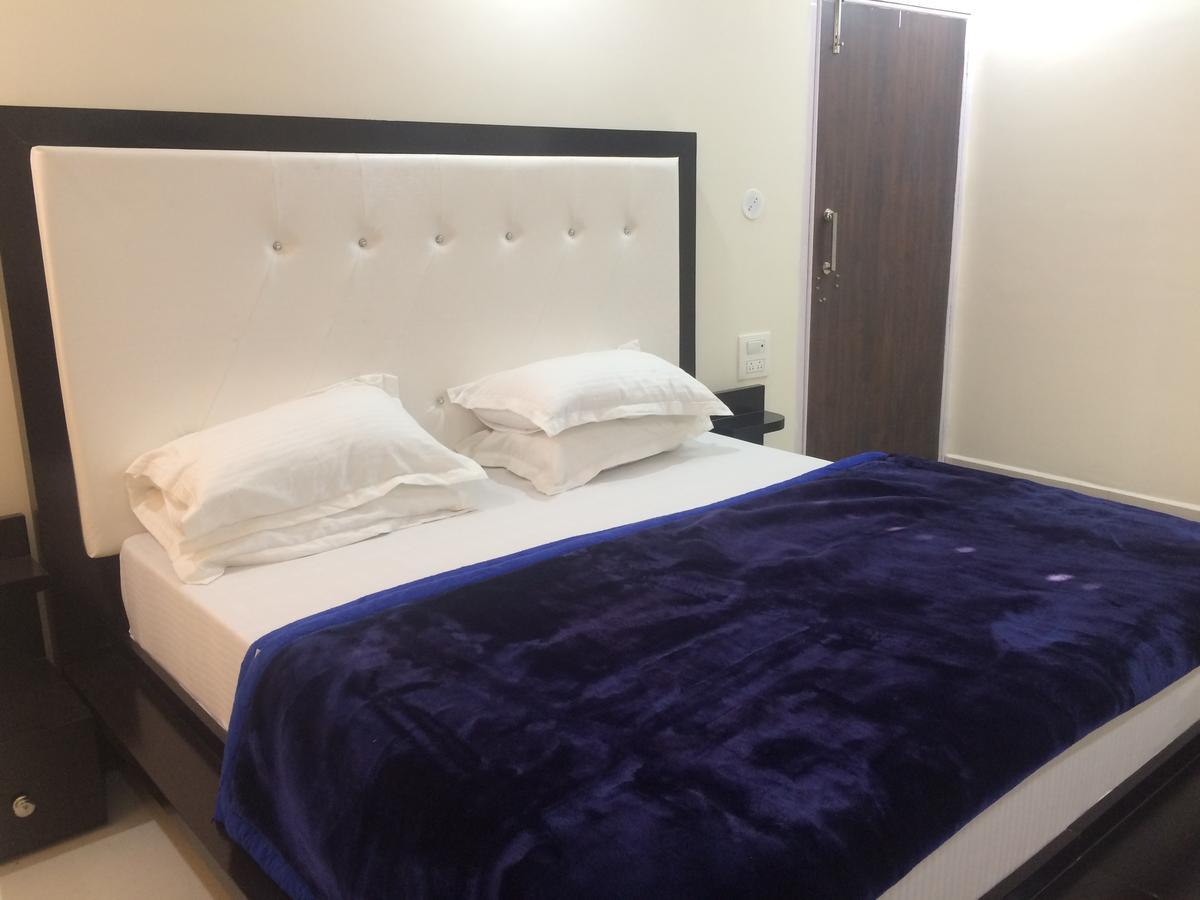 Hotel Platinum Plaza Rohtak Eksteriør billede