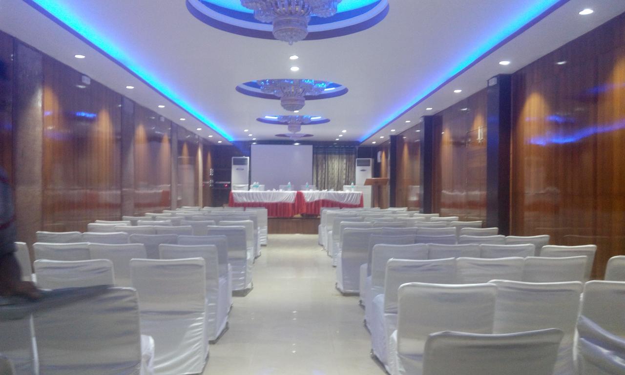 Hotel Platinum Plaza Rohtak Eksteriør billede