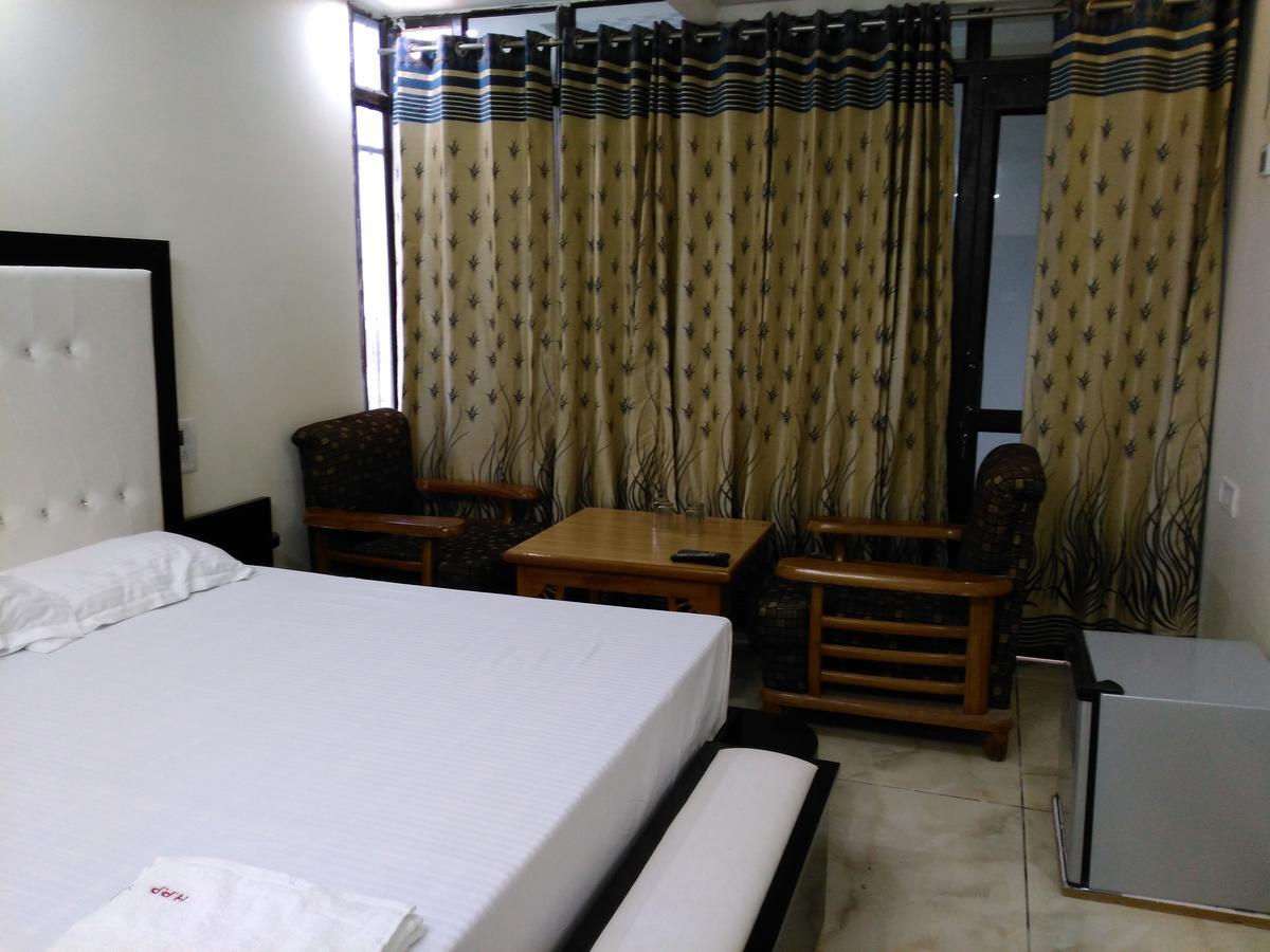Hotel Platinum Plaza Rohtak Eksteriør billede