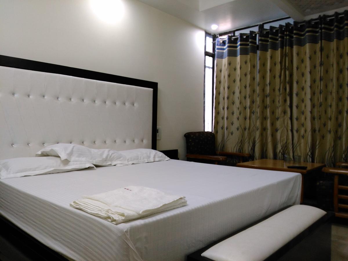 Hotel Platinum Plaza Rohtak Eksteriør billede