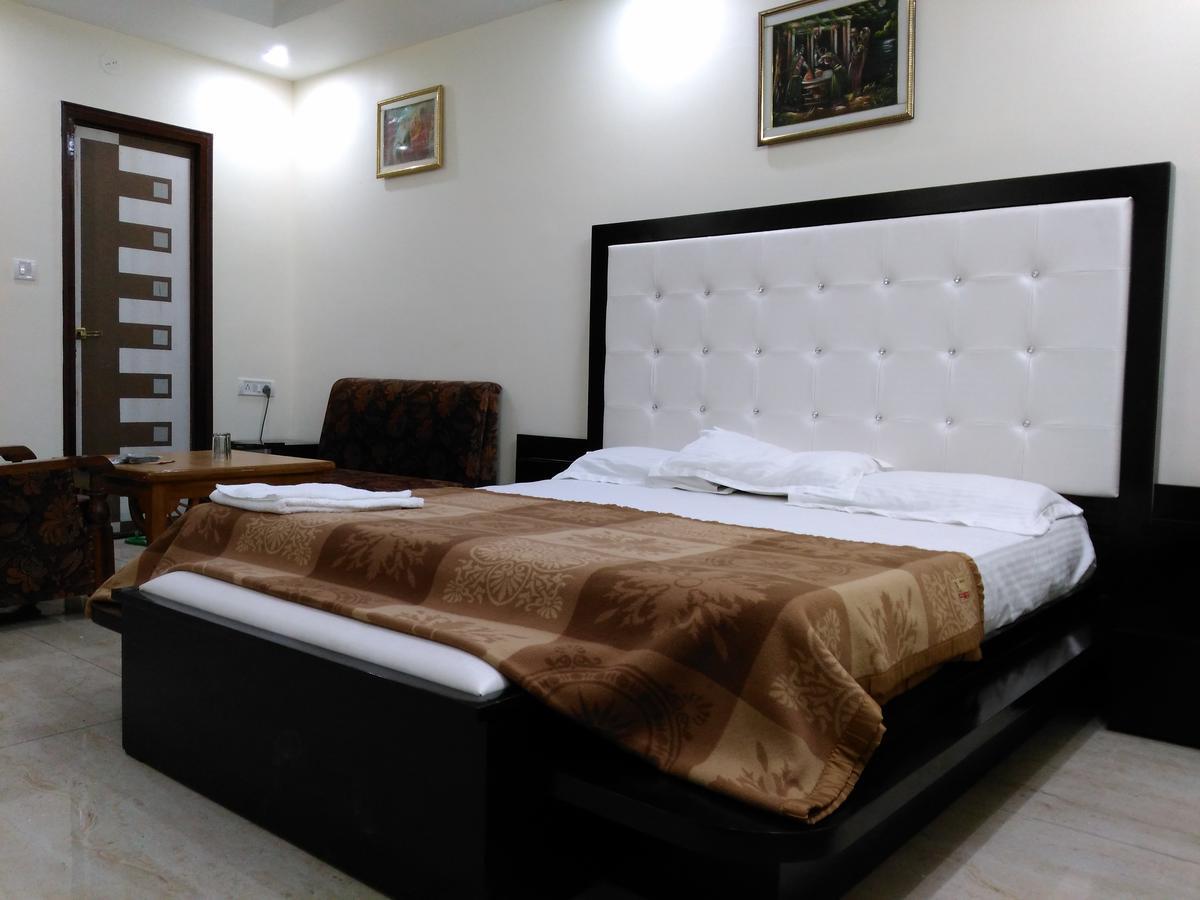 Hotel Platinum Plaza Rohtak Eksteriør billede