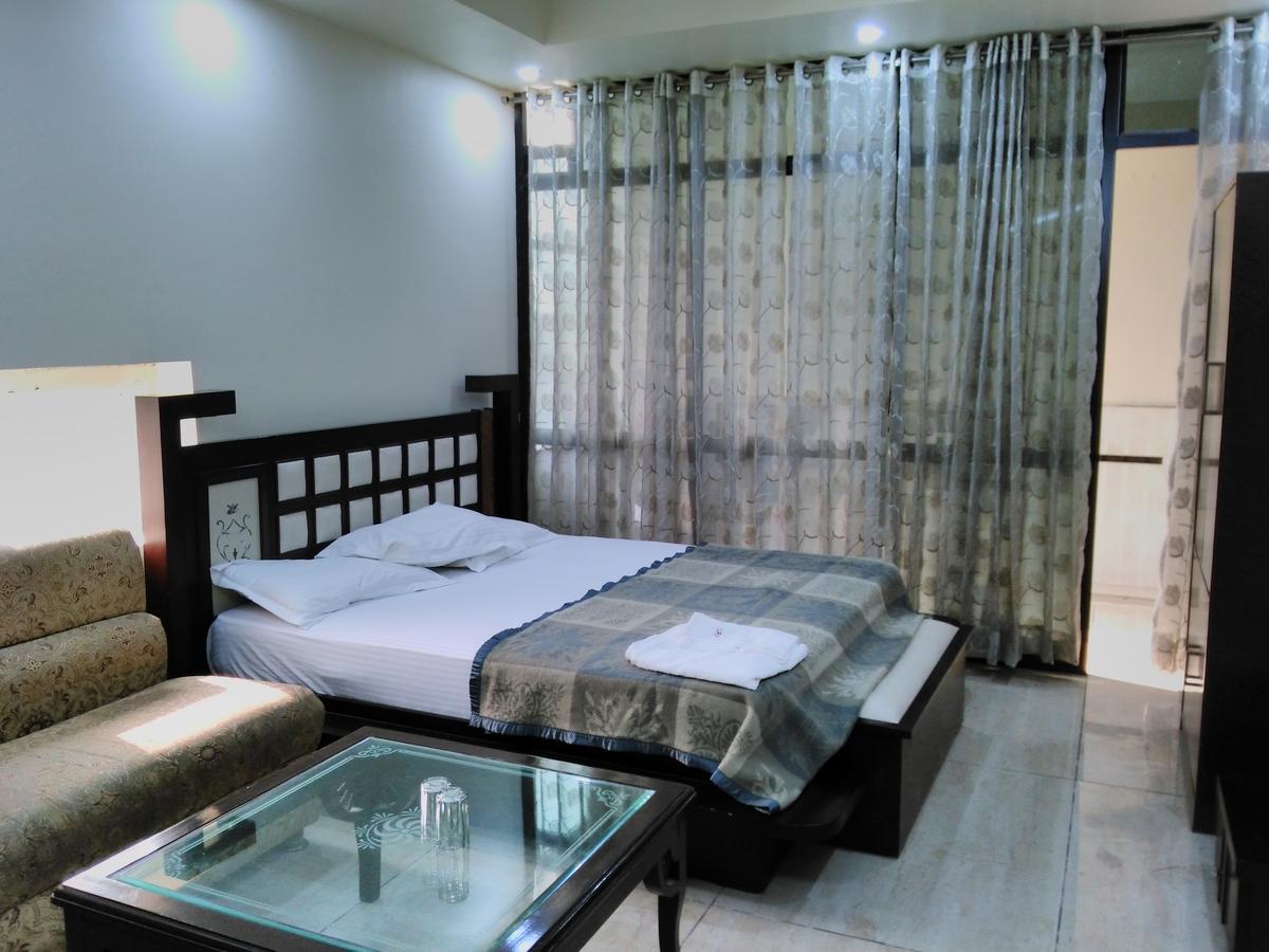 Hotel Platinum Plaza Rohtak Eksteriør billede