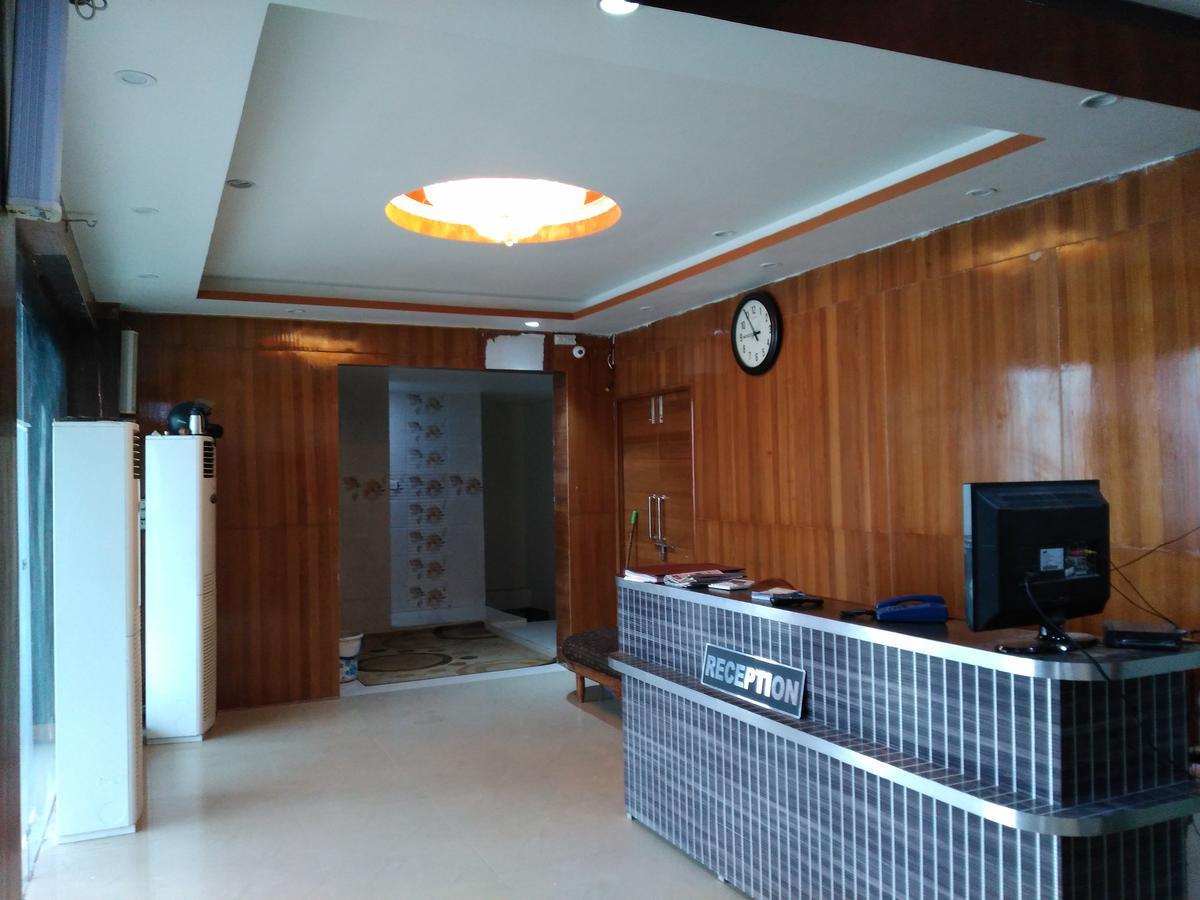 Hotel Platinum Plaza Rohtak Eksteriør billede