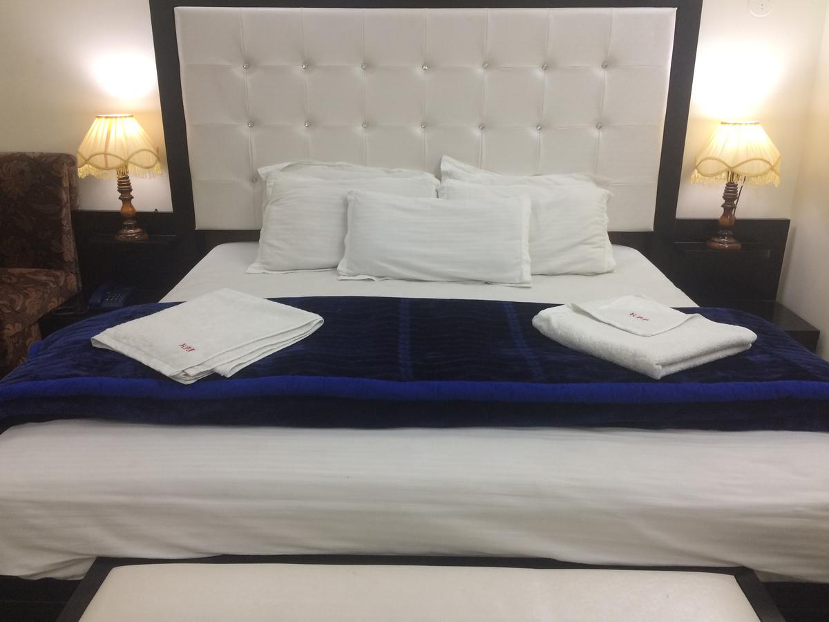 Hotel Platinum Plaza Rohtak Eksteriør billede