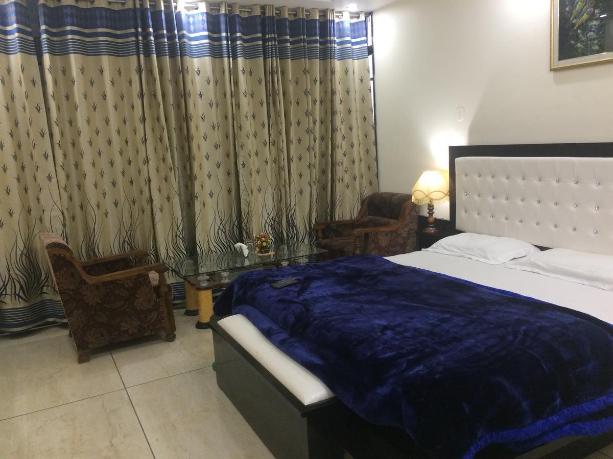 Hotel Platinum Plaza Rohtak Eksteriør billede