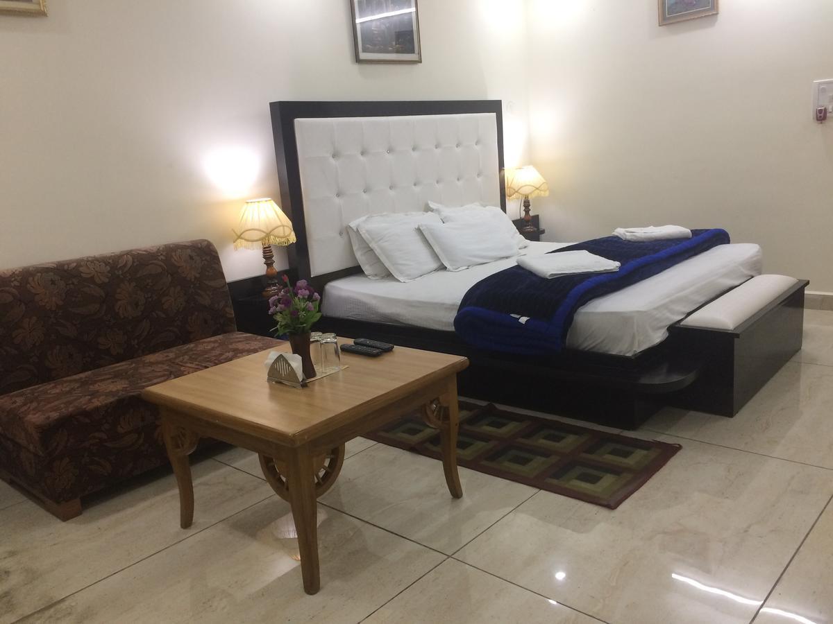 Hotel Platinum Plaza Rohtak Eksteriør billede