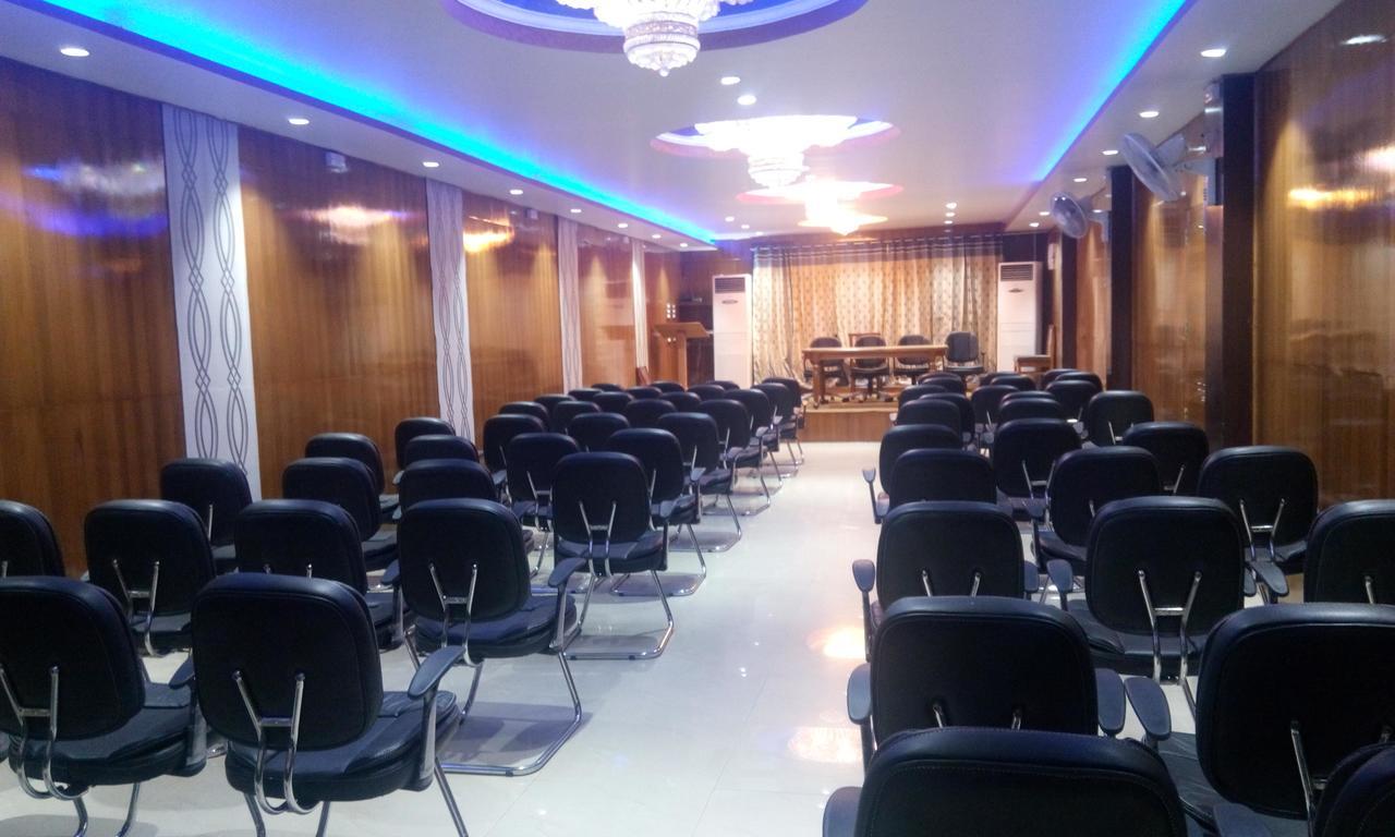 Hotel Platinum Plaza Rohtak Eksteriør billede
